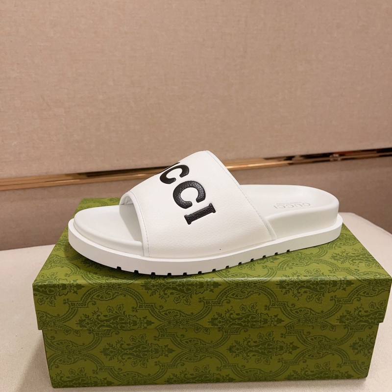 G*u*i slippers